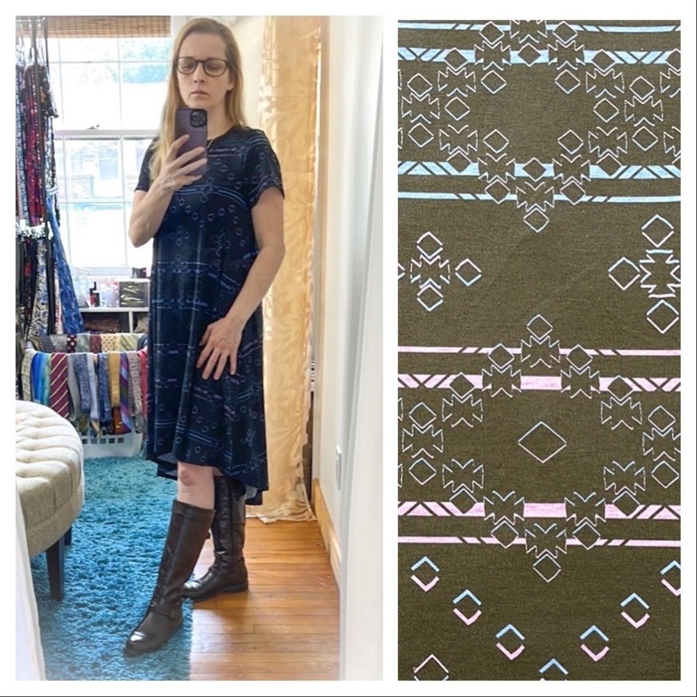 💕New With Tag Lularoe Carly Swing Dress💕
